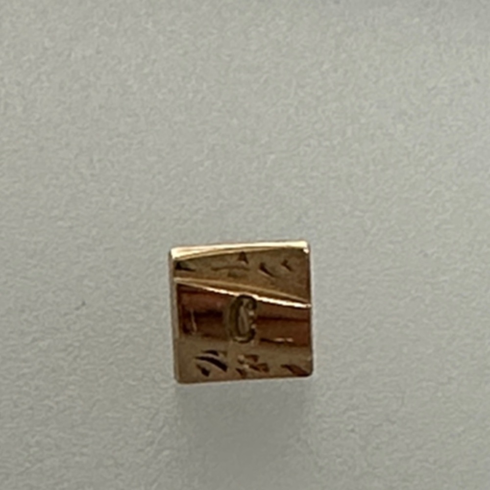 Elegant Gold Brooch